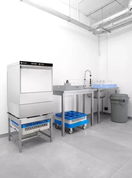 Zmywarka do naczyń 50x50 – sterowana elektronicznie, 3 programy, HENDI, 400V