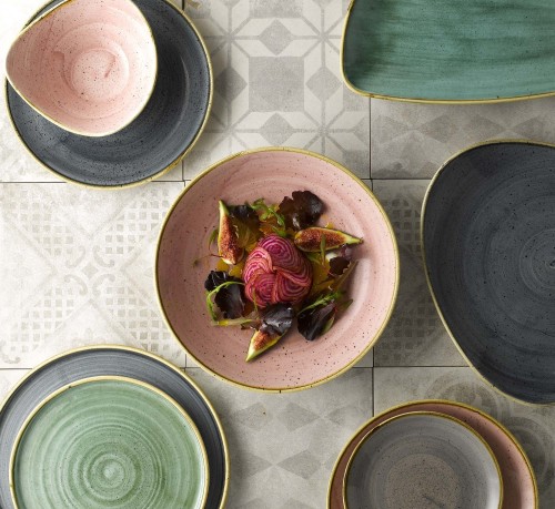 Przejdź do produktu Talerz trójkątny Stonecast Petal Pink 229 mm